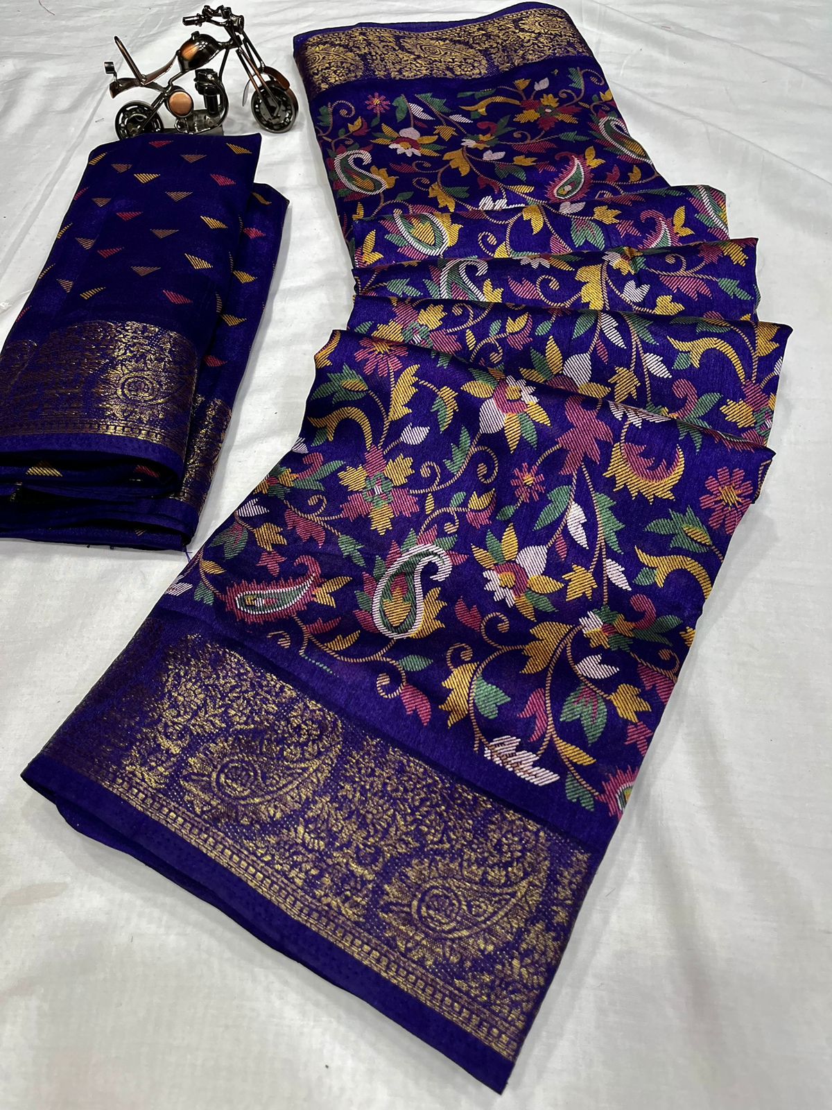Wow Designer Flower Printed Non Catalog Sarees